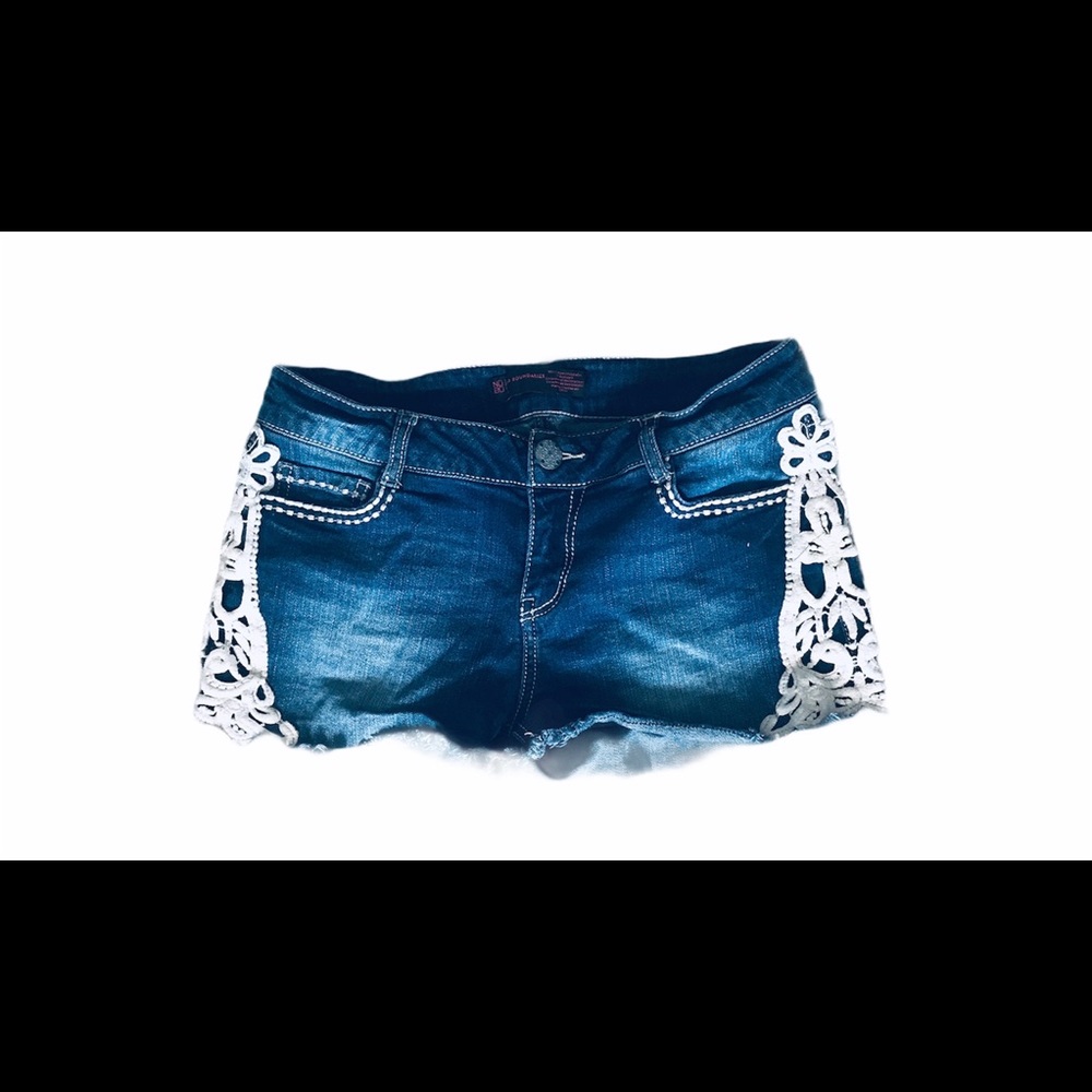 No boundaries woman blue jean shorts.